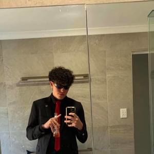 Meet your Posher, Tom